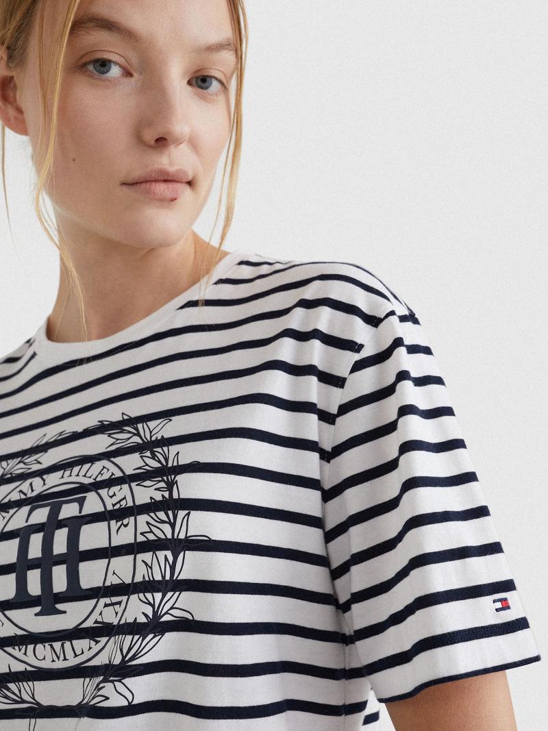 Női Tommy Hilfiger Stripe TH Crest Logo Póló Fehér | HU 477RVD